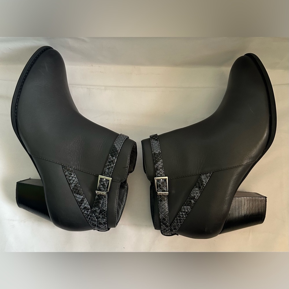 Vionic Women's Upright Upton Bootie Dark Grey Siz… - image 1